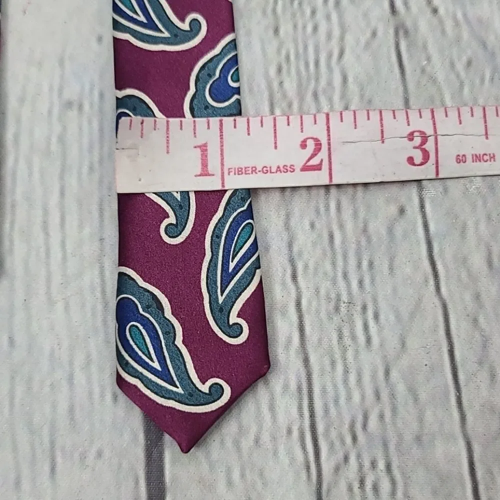 Vintage Hand Made in Italy Silk Purple Paisley Tie